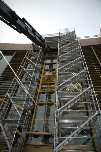 Unitatea de aspirare VSG 3500 K fixează un disc