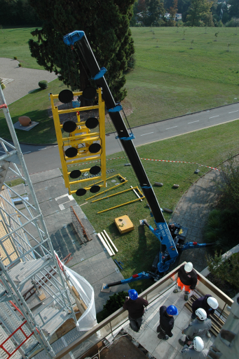 Mini macara MRK 195 + sistem de aspirație VSG 3500 K în timpul lucrărilor de asamblare în Geneva