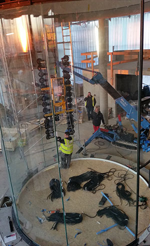 Macaraua de asamblare MRK 86.0 și sistemul de aspirație în vid VSG 1000 KR vitrează camera de zbor