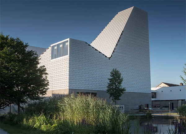 Noua biserică parohială din Poing;