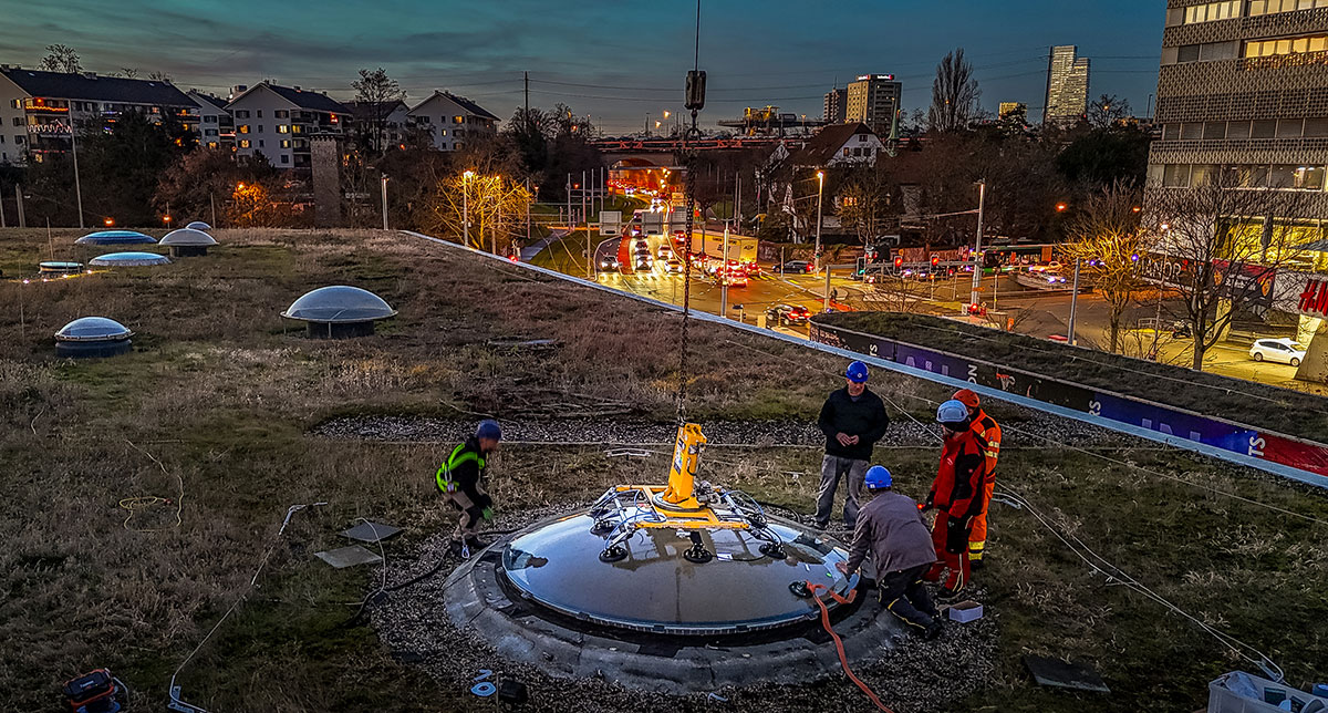 Poziționarea cu precizie milimetrică a cupolei de sticlă pe acoperișul St. Jakobshalle din Basel